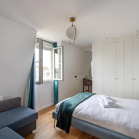 Luxurious Flat In The Center Apartment